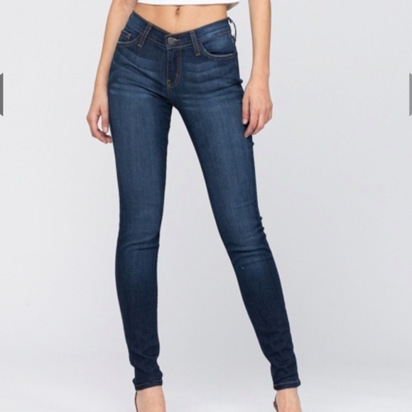 Judy Blue Denim - Judy Blue super stretchy and soft rayon 5 pocket skinny jeans